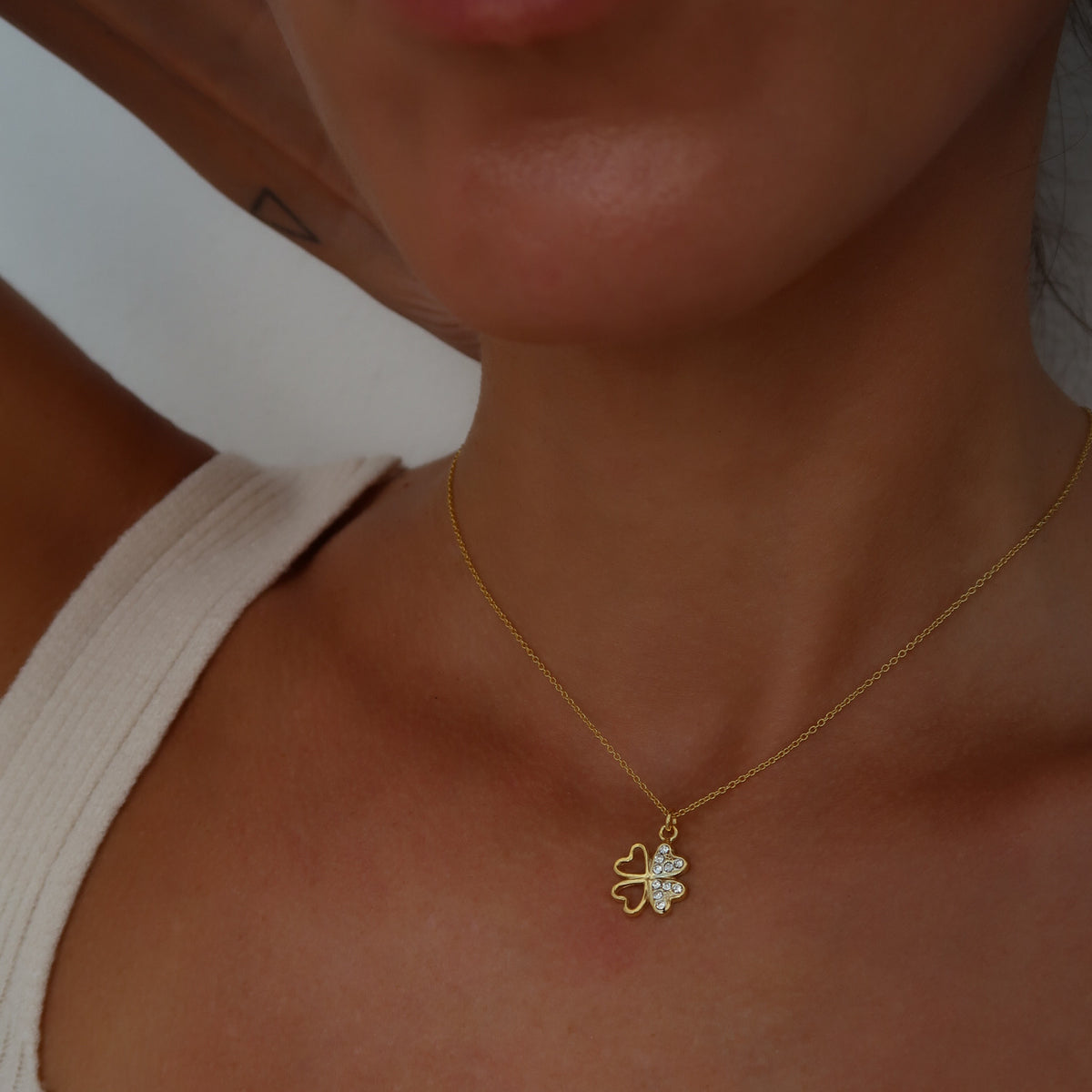 Lanț Trifoi din argint 925 placat cu aur 18K – bijuterie Maison La Stéphanie, simbol al norocului și al feminității. Cadoul ideal pentru 1 și 8 Martie.