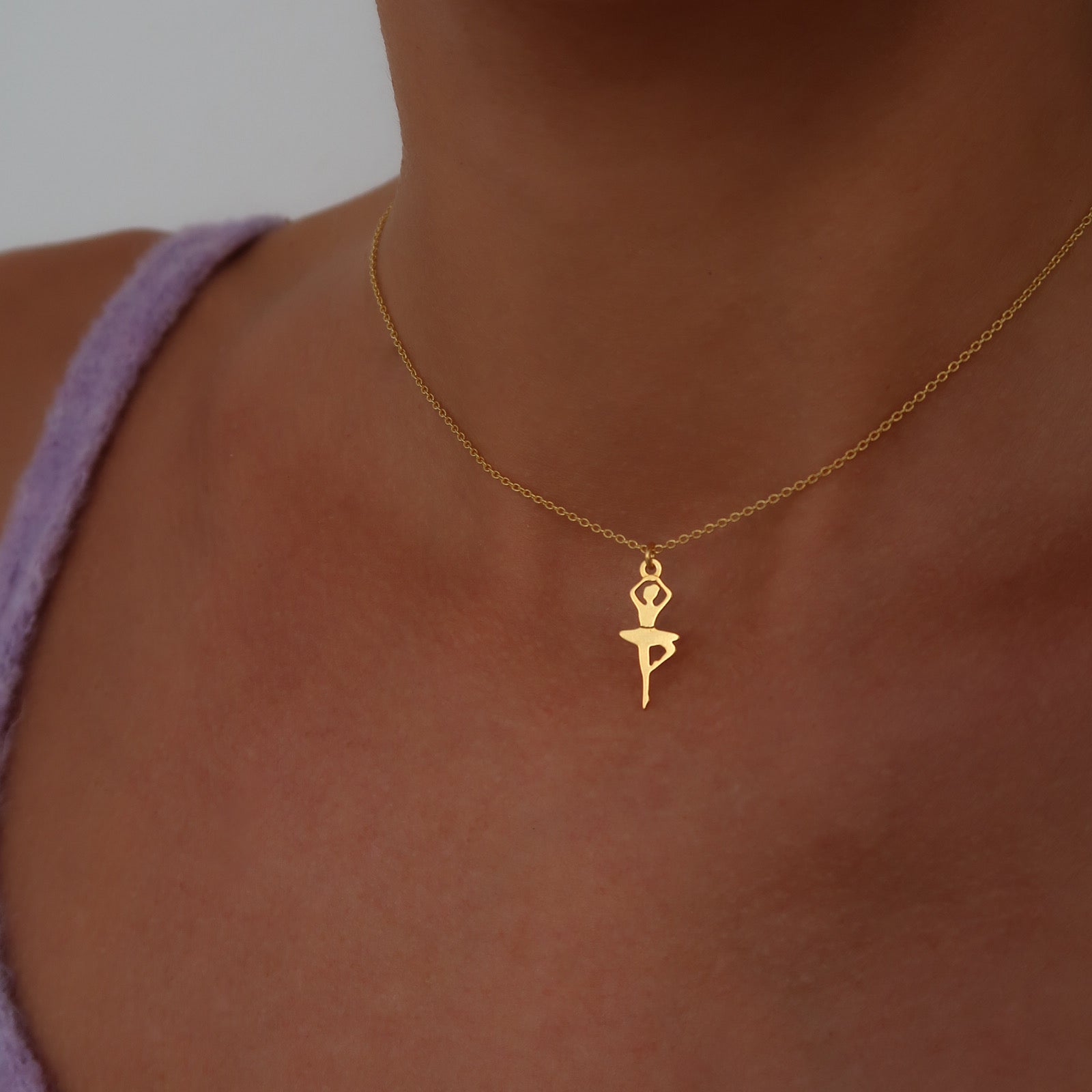 Lănțișor balerină din argint 925 placat cu aur 18K – bijuterie fină și elegantă pentru fete și copii. Cadou ideal de Crăciun, Ziua Copilului sau zi de naștere.