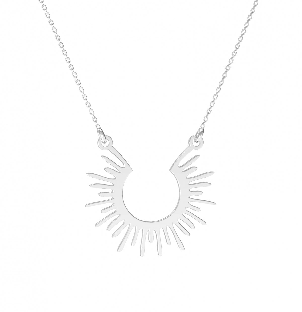 Lănțișor Aztec Sun din argint 925 – bijuterie Maison La Stéphanie inspirată de simbolul solar, perfectă pentru femeile care poartă lumina cu ele în fiecare zi.