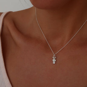 Lănțișor Baby Teddy Bear din argint 925 – bijuterie fină Maison La Stéphanie cu pandantiv în formă de ursuleț, ideală pentru cadou ziua copilului sau purtare zilnică.