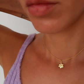 Lănțișor Lăbuță din argint 925 placat cu aur de 18K – bijuterie simbolică pentru iubitorii de animale, cadou elegant și plin de emoție.