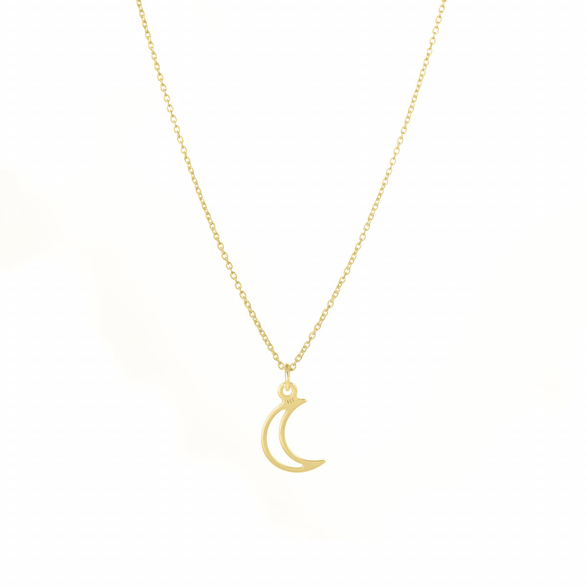 Lănțișor Moon din argint 925 placat cu aur de 18K – bijuterie fină și elegantă, simbol al feminității și rafinamentului. Perfect ca dar sau accesoriu de zi cu zi.