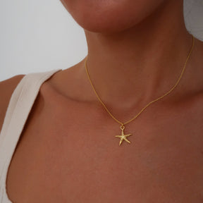 Lănțișor Stea de Mare din argint 925 placat cu aur de 18K – bijuterie elegantă inspirată de mare, perfectă pentru vară și pentru cadouri speciale.