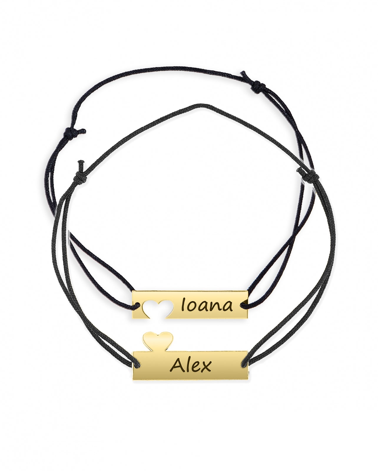Set 2 brățări personalizate cu plăcuță Love din argint 925 placat cu aur 18K, gravură cu inimioară decupată – cadou ideal pentru cupluri, prieteni sau familie. Maison La Stéphanie.