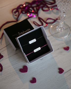 SET 2 BRATARI PERSONALIZATE PRIN GRAVURA, PLACUTA OVALA ARGINT 23x8 MM - I LOVE YOU TO THE MOON AND BACK 